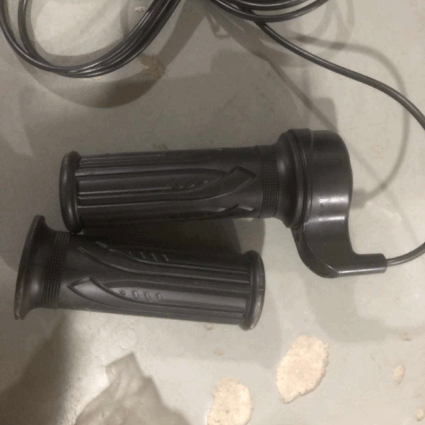 Stealth Bomber Plastic Full Twist Grips OEM – Image 2